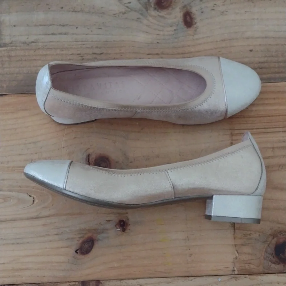 Hispanitas Joy is a Choice 2 Tone Metallic Block Heel Shoe Size 39 US Size 9